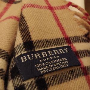 Burberry Cashmere fringed scarf
